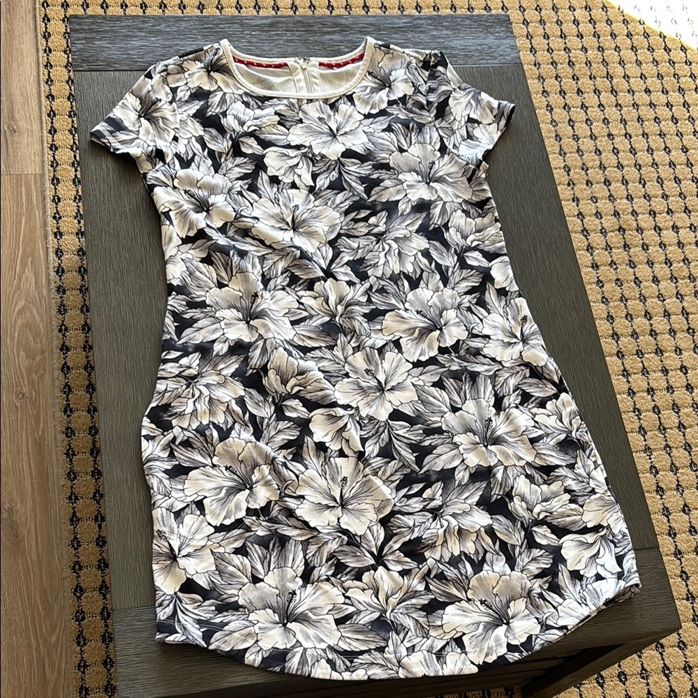 Tommy Bahama Aubrey Lani Kai Bay Floral Short-Sleeve Dress Size Medium EUC